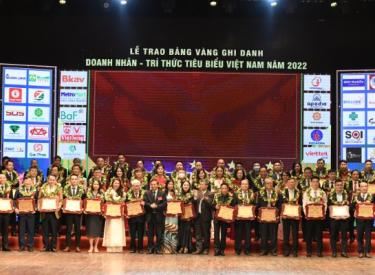 Lễ trao bảng vàng ghi danh doanh nhân - tri thức tiêu biểu Việt Nam 2022
